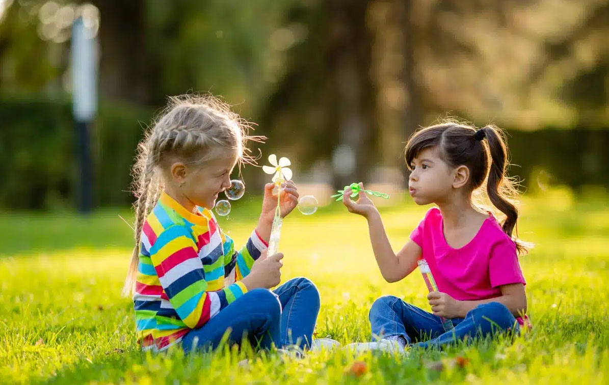 Jugar al aire libre es clave para el desarrollo infantil